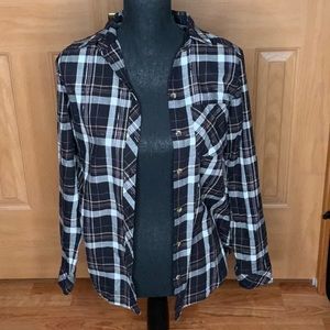 Junior's black and white flannel